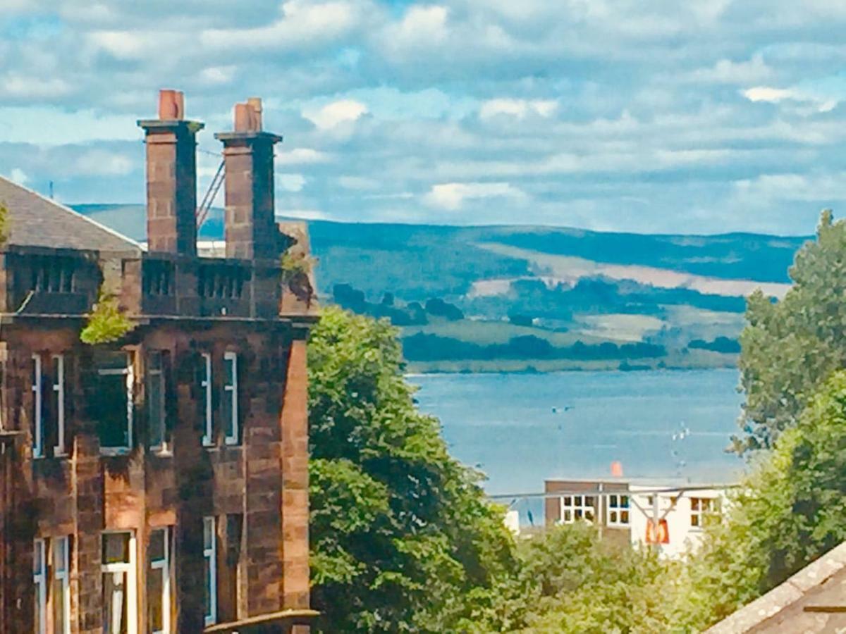 The Lion'S Den On Royal Street Apartment Gourock Exterior photo