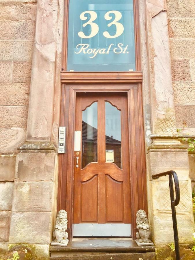 The Lion'S Den On Royal Street Apartment Gourock Exterior photo
