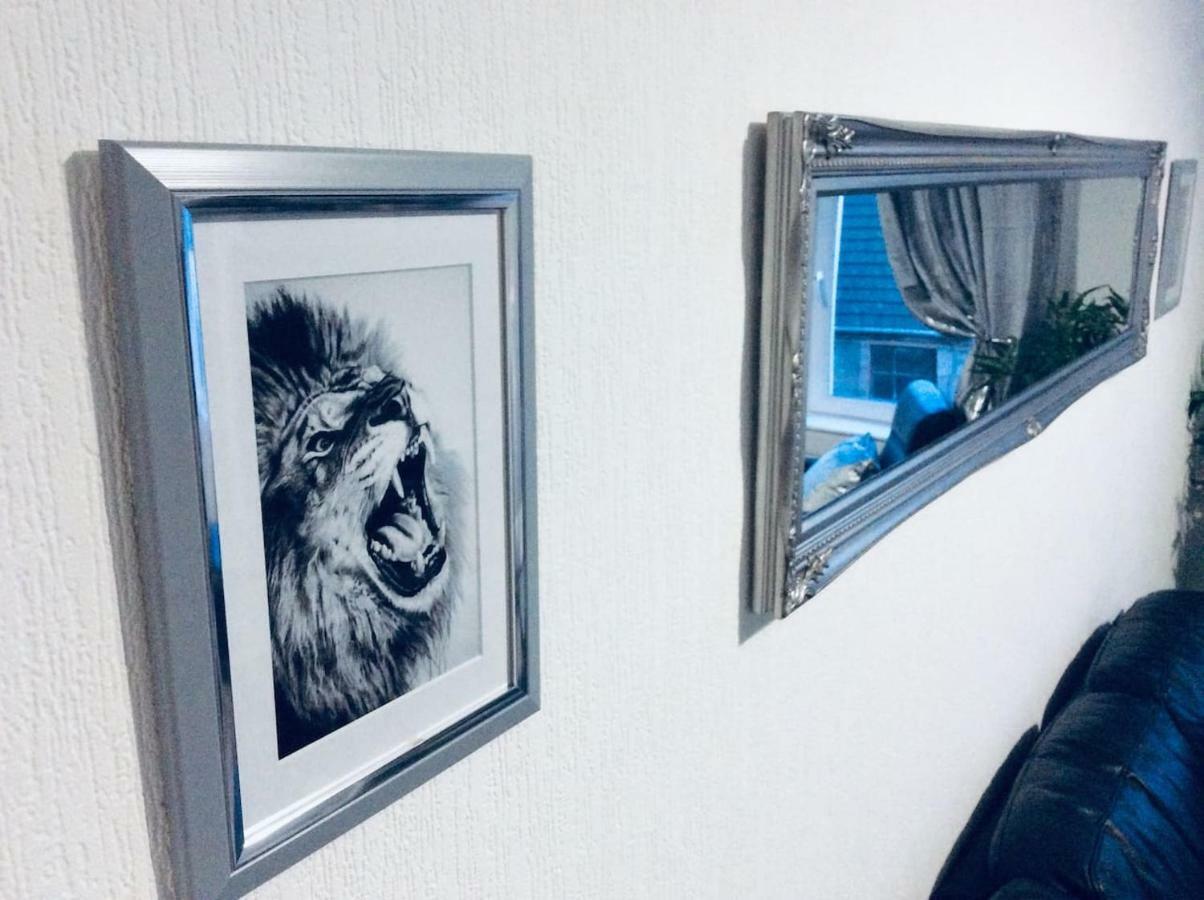 The Lion'S Den On Royal Street Apartment Gourock Exterior photo